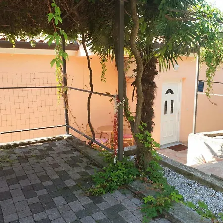 Little Paradise Apartment *